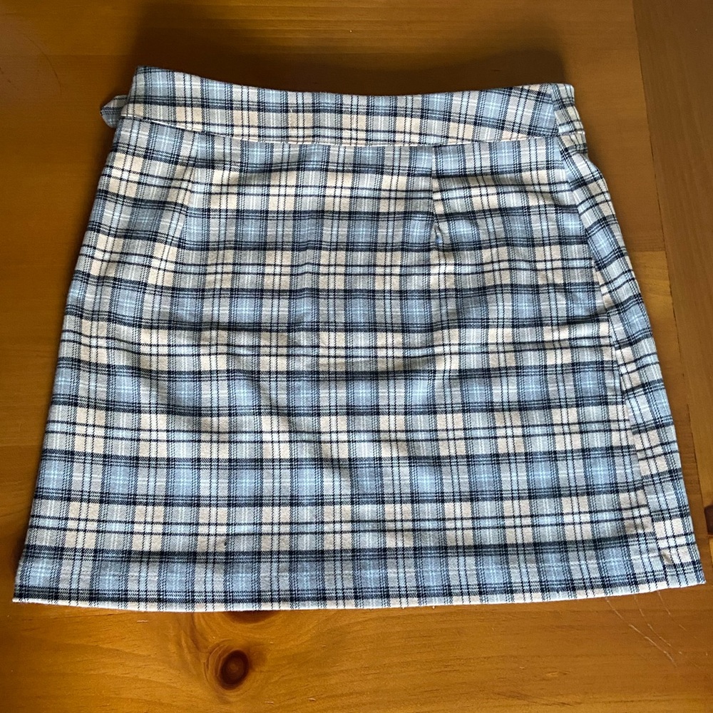 Plaid Wrap Mini Skirt. NWT. - Picture 5 of 5